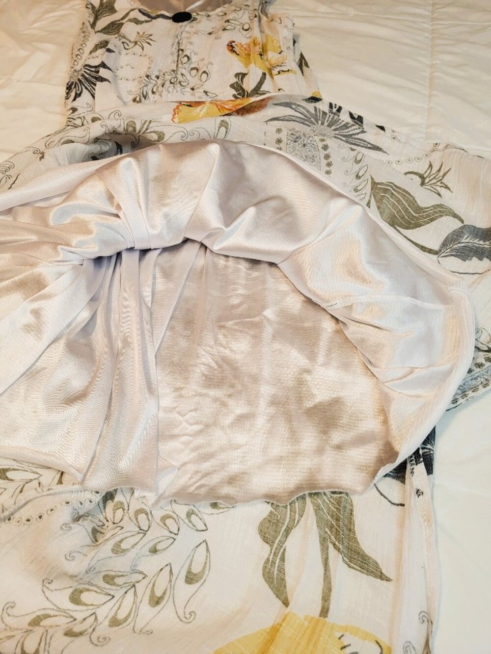 Unbranded Sleeveless crinkle White Floral Sundress  - Size Medium - Picture 9 of 10